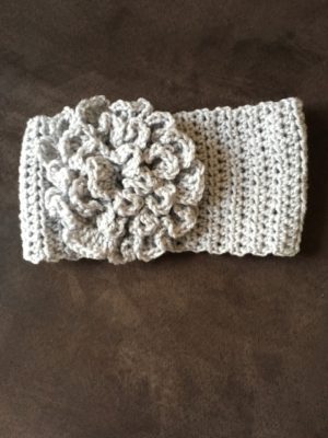 crochet, crochet headband, crochet headband with flower, how to crochet a headband with a flower, crochet video tutorial, free crochet pattern, crochet lessons for beginners, step by step crochet instructions