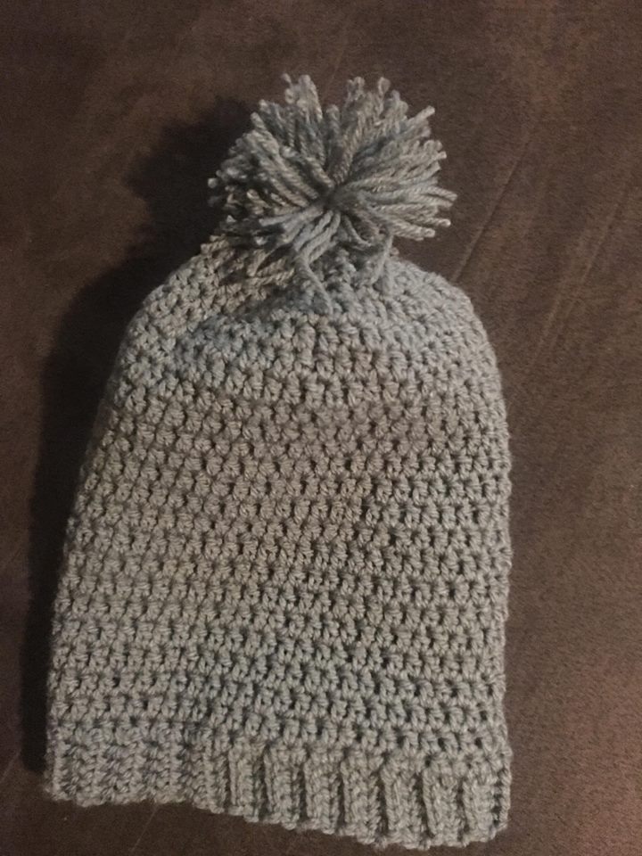 cozy hat with pom pom free crochet pattern - diy from home
