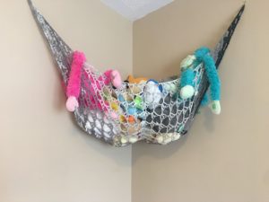 crochet, crochet pattern, crochet storage solutions, how to crochet a toy hammock, crochet stuffy net, crochet hammock for stuffed animals, crochet wall hangings, how to crochet, easy crochet patterns for beginners