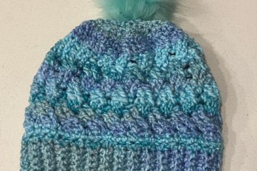 crochet hat, crochet hat pattern, crochet celtic weave stitch pattern, crochet celtic weave hat, crochet celtic weave stitch hat, crochet toque, crochet toque pattern, how to crochet a toque, how to crochet a hat, crochet beanie hat, crochet beanie, crochet beanie with pompom