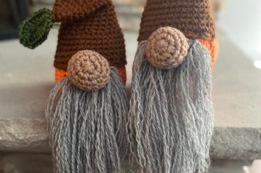 gnomes, pumpkins, fall decor, halloween decor, pumpkin gnomes, crochet gnomes, crochet gnome pattern, ravelry pattern, etsy pattern