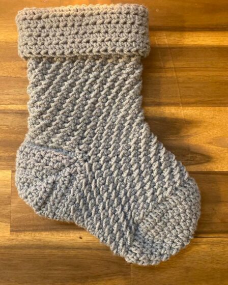 crochet stocking, how to crochet a stocking, easy crochet stocking pattern
