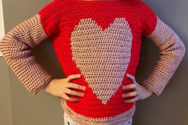 valentine, crochet valentine, heart, crochet heart, crochet heart sweater, crochet valentine sweater, diy sweater, easy crochet sweater pattern, how to crochet a sweater, beginner friendly crochet pattern, beginner crochet pattern,