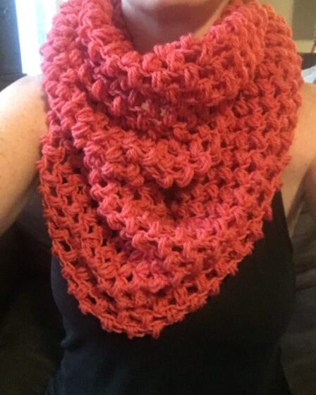 puff stitch crochet, puff stitch scarf, crochet scarf pattern, crochet infinity scarf pattern, beginner friendly crochet, how to crochet a scarf, how to crochet a circle scarf, how to crochet an infinity scarf, diy scarf