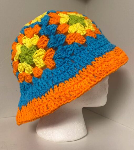 crochet pattern, crochet hat pattern, crochet bucket hat pattern, crochet granny square bucket hat, crochet granny square bucket hat pattern, how to crochet a bucket hat, diy bucket hat, crochet sunhat, sun hat, crochet granny square sun hat