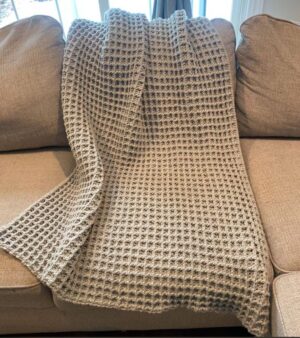 crochet, crochet blanket pattern, crochet waffle stitch blanket pattern, crochet throw blanket, how to crochet a waffle stitch throw blanket, throw blanket pattern, crochet waffle stitch blanket pattern easy for beginners,