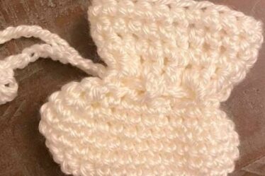crochet baby booties pattern