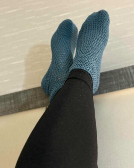 crochet, crochet pattern, crochet tutorial, free crochet patterns, how to crochet socks, crochet sock pattern, easy crochet sock pattern, beginner crochet sock pattern, crochet sock pattern from the toe up, toe up crochet sock pattern