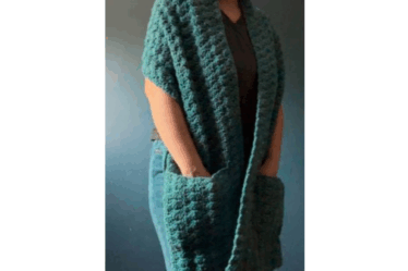 how to crochet a pocket shawl, free crochet pocket shawl pattern, how to crochet for beginners