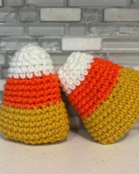 candy corn, crochet candy corn, how to crochet candy corn, halloween, crochet halloween, crochet halloween pattern,