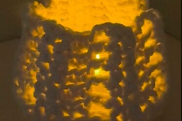 crochet lantern, lamp shade, crochet decor, crochet home, crochet fall decor, crochet patterns, easy crochet patterns, crochet home decor patterns easy for beginners,