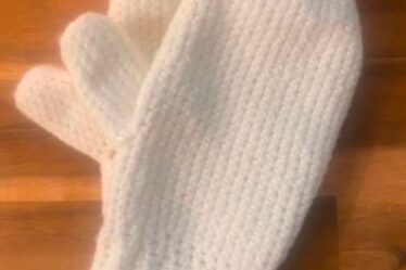 mittens, crochet mittens, crochet mittens pattern, how to crochet mittens, easy crochet mittens for beginners, free crochet mittens pattern