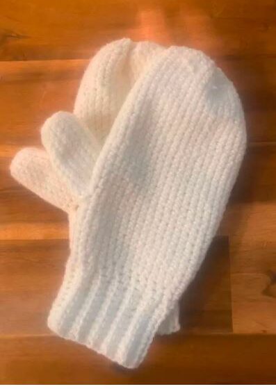 mittens, crochet mittens, crochet mittens pattern, how to crochet mittens, easy crochet mittens for beginners, free crochet mittens pattern