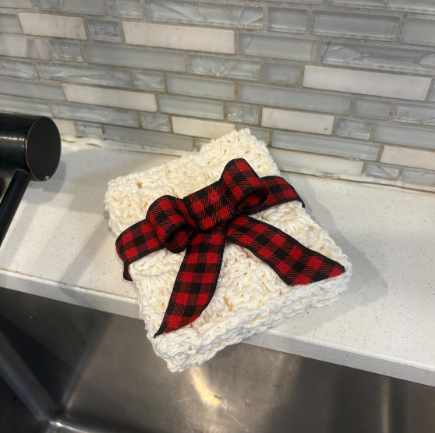 crochet washcloth, crochet wash cloth, how to crochet a washcloth easy for beginners, crochet washcloth pattern with video tutorial, crochet Christmas gift ideas, easy crochet gift ideas for housewarming, bridal shower gift idea crochet, crochet bridal shower pattern, craft show pattern, craft show prep, easy craft show pattern for inventory building