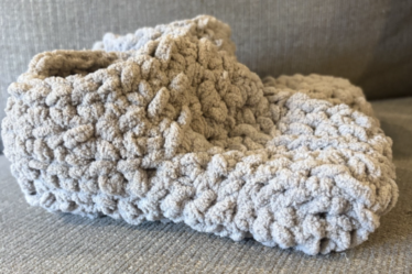 crochet, crochet slippers, free crochet slippers patter, easy crochet slippers patter, quick and easy crochet slippers
